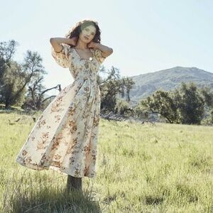 Doen Victoire Dress in Field of Tulips